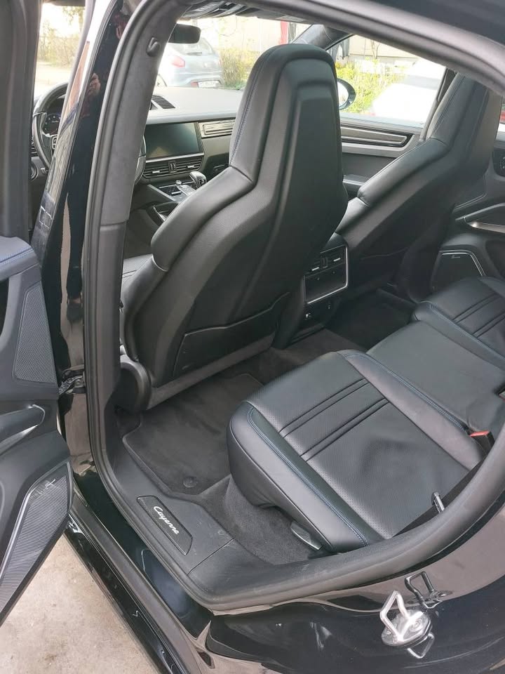 Porsche Cayenne Coupe Turbo 2020 Negru cu Dungi Portocalii - Foto 12