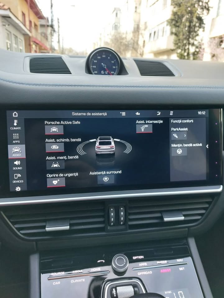 Porsche Cayenne Coupe Turbo 2020 Negru cu Dungi Portocalii - Foto 14