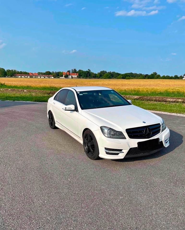 Mercedes-Benz C250 AMG Facelift Alb | 204 CP | Distribuție Nouă - Imagine principala